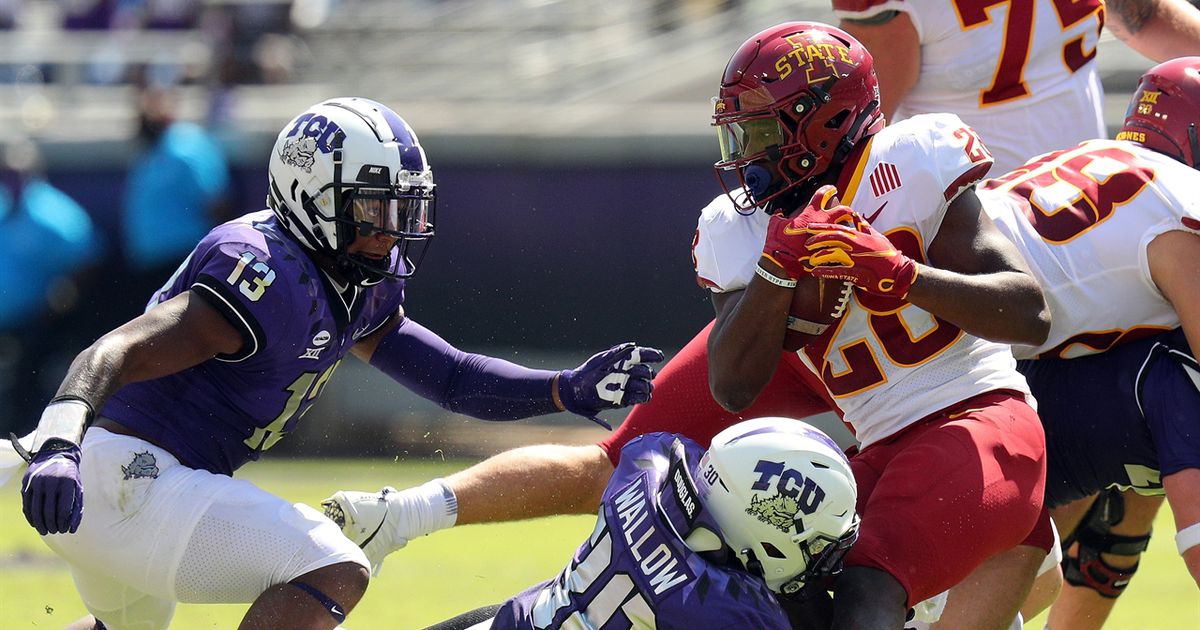 Breece Hall opens up the scoring for Iowa State with 75-yard TD run