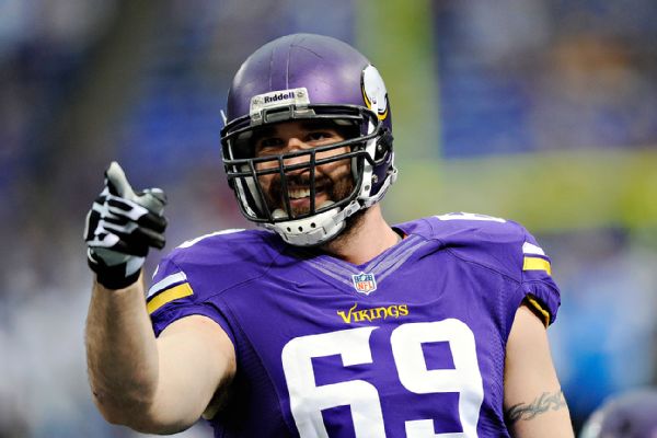 Allen surprised with honor after addressing Vikings
