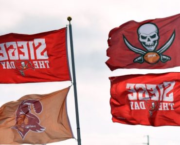 Chiefs-Bucs to stay as Tampa avoids Ian’s worst