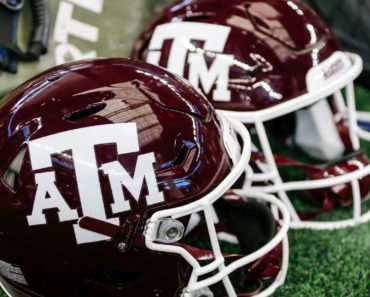 DL Hicks, No. 17 overall recruit, commits to A&M