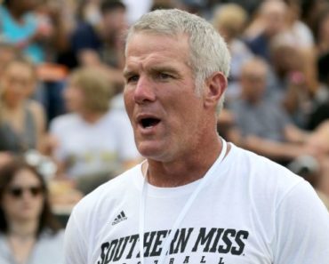 Favre charity gave to USM while he sought funds