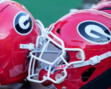 Georgia hopes WRs Mitchell, Smith can play Sat.