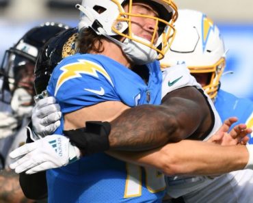 Injured Herbert ‘didn’t want to quit,’ finishes loss