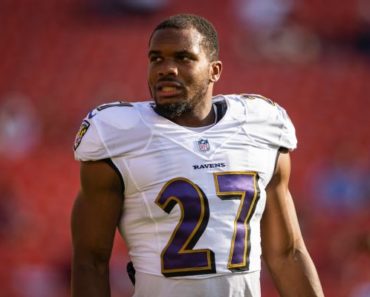 Source: Ravens’ Dobbins expected to debut Sun.