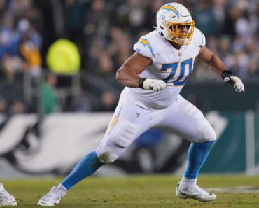 Sources: Chargers LT Slater out with torn biceps