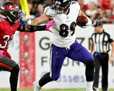 Andrews, Bateman, Barrett exit TNF with injuries