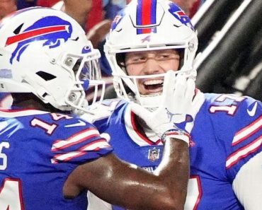 Bills keep Packers reeling, Eagles remain unbeaten: Takeaways from every Week 8 game