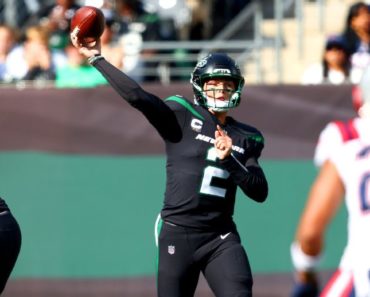 Follow live: Jets eyeing fifth straight win, host rival Patriots