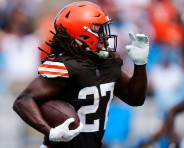 Sources: Browns now willing to trade RB Hunt