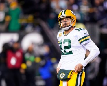 Rodgers (ribs) exits early; Love throws TD in relief
