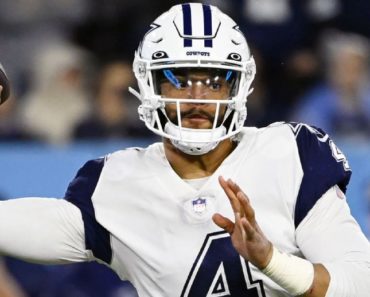 Follow live: Cowboys face reeling Titans to kick off Week 17