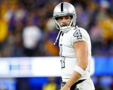 Source: Benched Carr to step away from Raiders