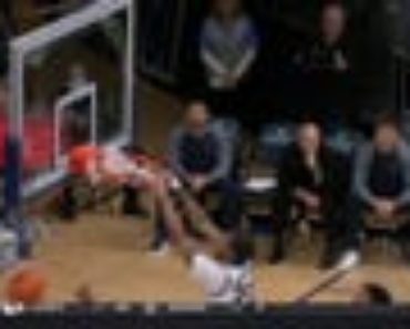 Cam Whitmore hammers down the huge two-handed dunk to keep Villanova close in the second half