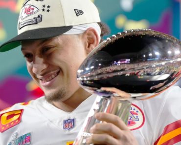 Netflix QB series to feature Mahomes, Cousins