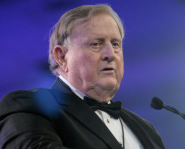 Red McCombs, Spurs founder, Vikes owner, dies Red McCombs, Spurs founder, Vikes owner, dies