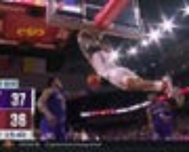 USC’s Malik Thomas throws down a NASTY fast-break jam against Washington