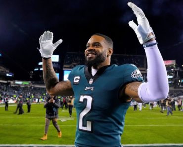 Eagles reach $42M extension with star CB Slay