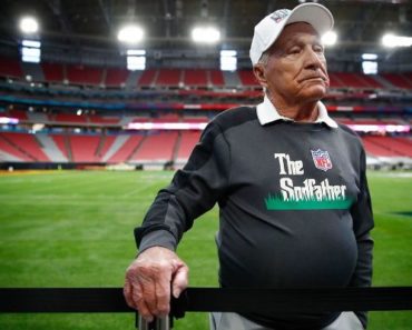 Ex-NFL groundskeeper: SB LVII field overwatered