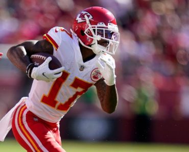 Jets add WR Hardman, trade Moore to Browns