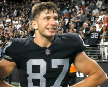 NFL’s Moreau diagnosed with Hodgkin lymphoma