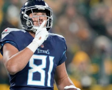 Raiders reach deal with former Titans TE Hooper