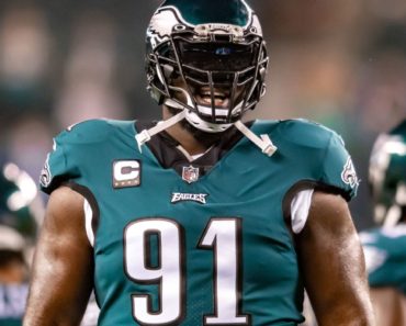 Sources: Eagles to keep 6-time Pro Bowl DT Cox