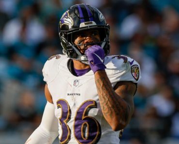 Sources: Jets to trade for S Clark, cut WR Berrios