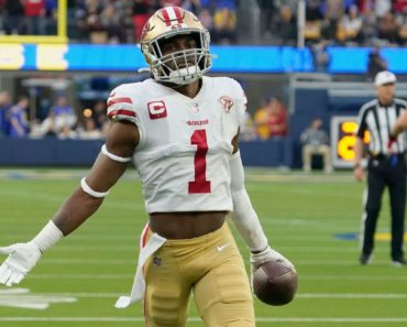 Sources: Longtime 49er Ward to sign with Texans