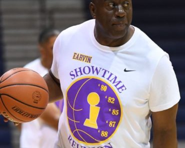 Sources: Magic in group bidding on Commanders