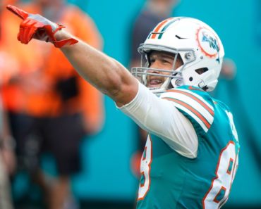 Sources: Pats agree with ex-Dolphins TE Gesicki