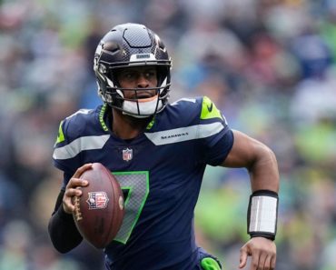 Sources: QB Smith, Seahawks reach 3-year deal
